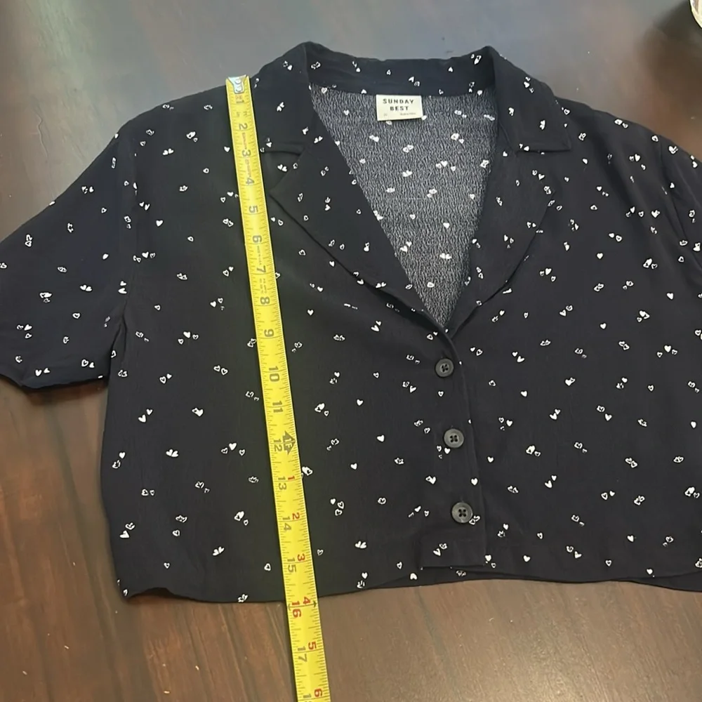 Sunday Best Navy Blue Heart Print Short Sleeves Cropped Top - Picture 15 of 16